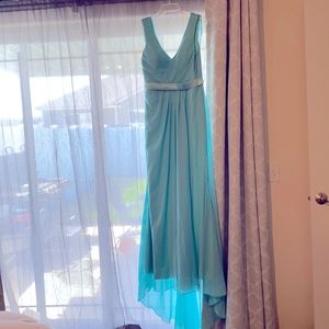 Bridesmaid dress in Tiffany blue